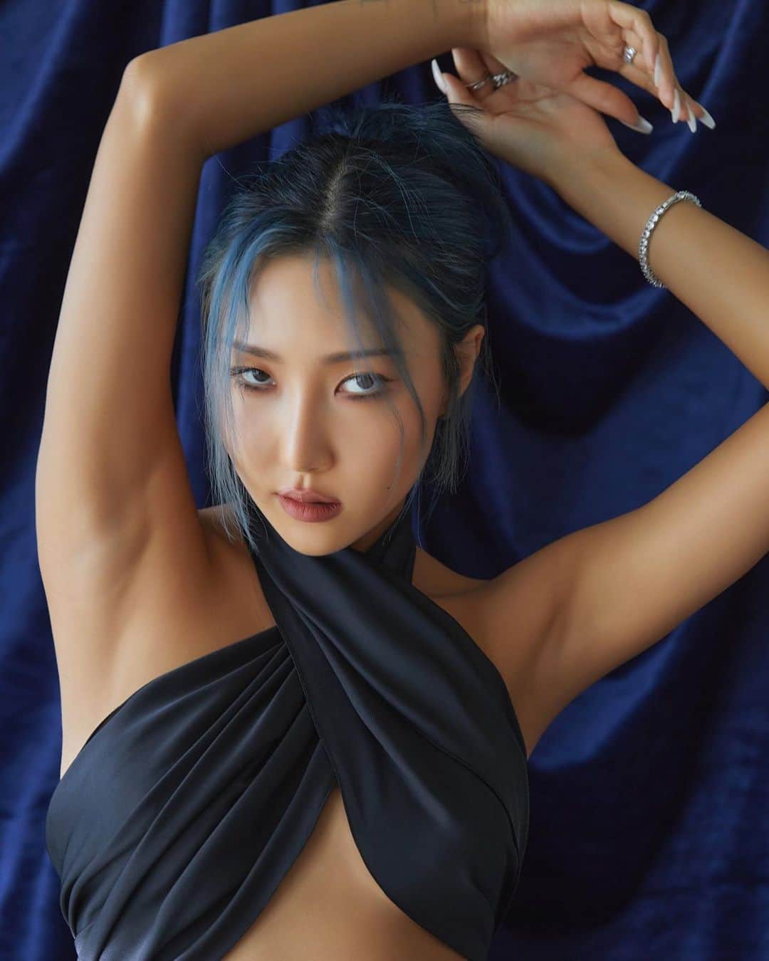 ファサのインスタグラム：「#mamamoo #마마무 #hwasa #화사 #hyejin #ahnhyejin #moonbyul #solar #wheein #moomoo #kpop #girlgroup #gg #kpopgirlgroup #maria」