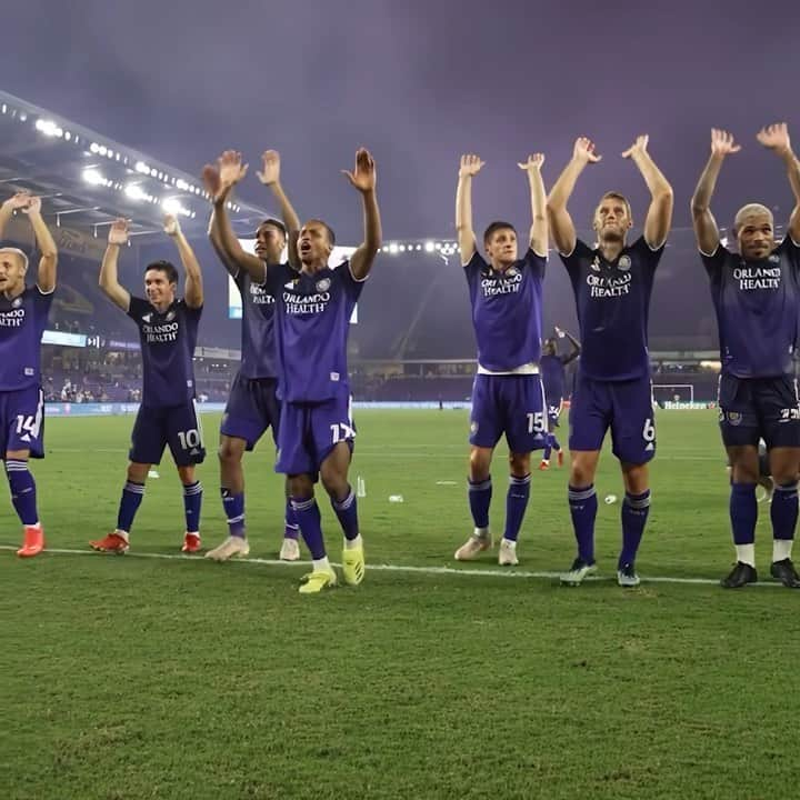 ナニのインスタグラム：「Always with our guys. Have a great week! 🦁 #MondayMotivation #OrlandoCity #MLS #Team #Family」