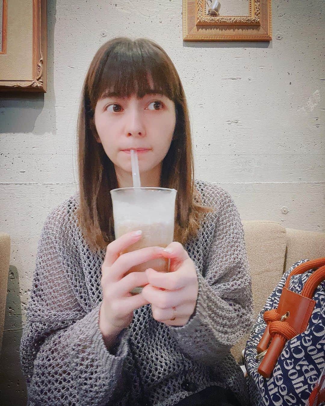 リンさんのインスタグラム写真 - (リンInstagram)「☕️   #最近  #上島珈琲店   #気になる  #Lynn  #前髪  #増えた」9月7日 17時54分 - lynn.06.01