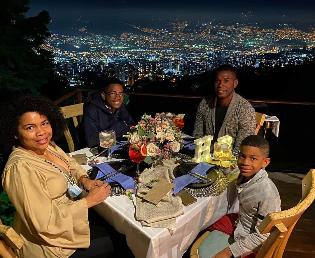 ダニルソン・コルドバのインスタグラム：「Celebrando la vida, love family ❤️❤️❤️」