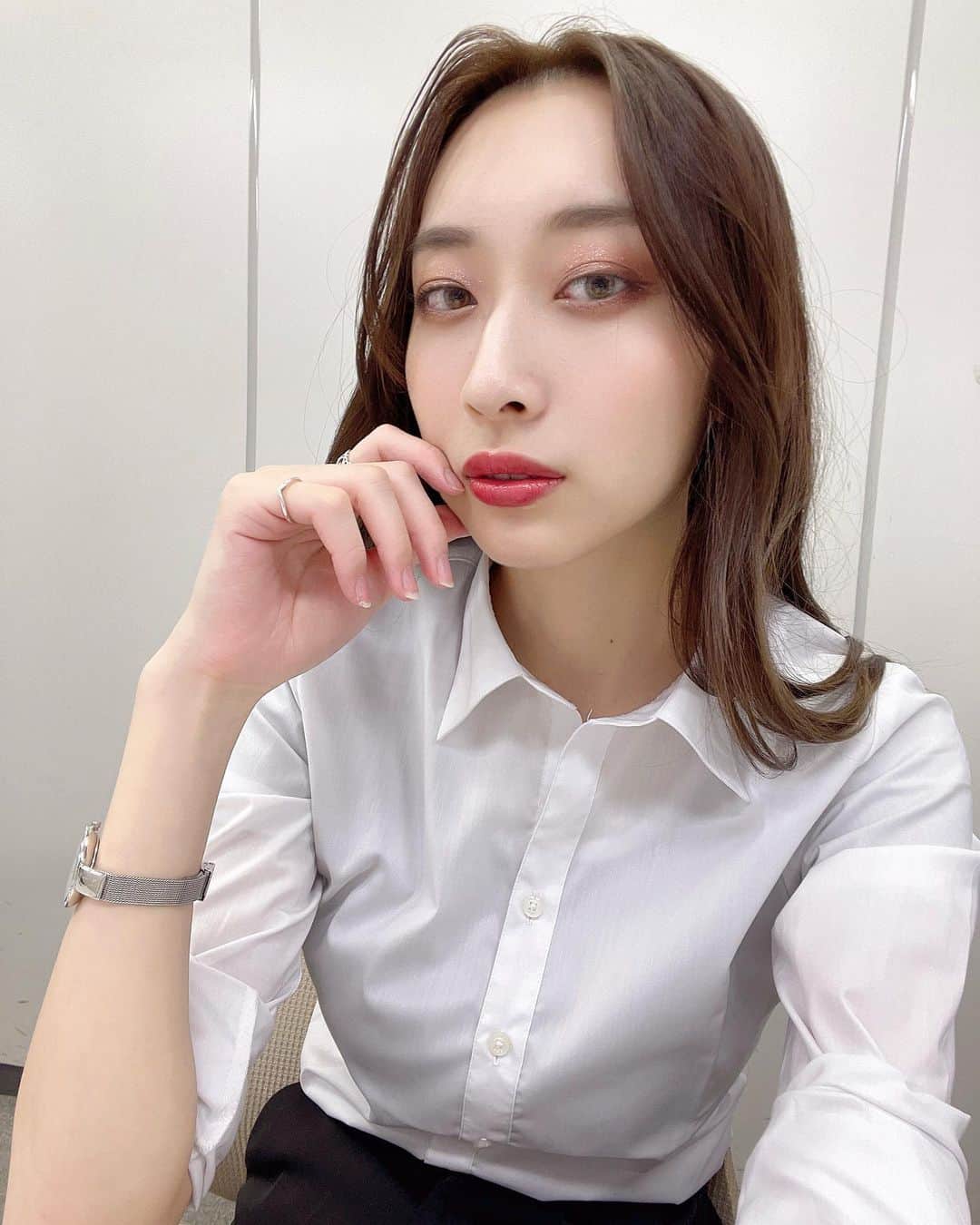 瀬名ひなののインスタグラム：「OL的ヒナノ☕️」