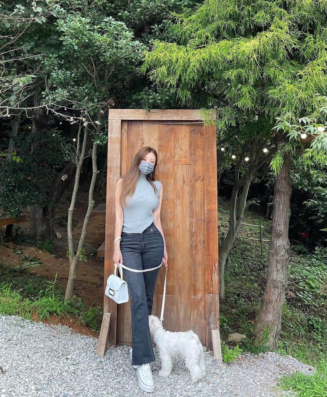 Choi Somiさんのインスタグラム写真 - (Choi SomiInstagram)「⠀⠀⠀⠀ #글랜더 #glander  🌿🌱🍃🤍 아빠가 찍어준 이루와 나 넘 편하고 예쁜 룩」9月7日 18時52分 - cxxsomi