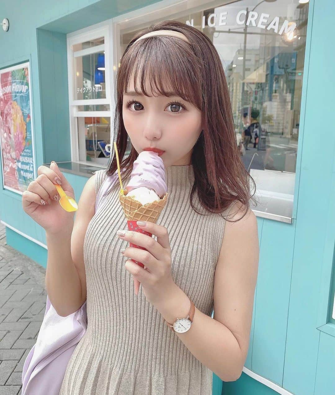 加藤里奈さんのインスタグラム写真 - (加藤里奈Instagram)「⋆ 大好きなブルーシールアイス🍨  ワンピースは @parfaitbysora です✌︎  #ootd #fashion #instafood #instagram  #hairstyle #outfit #code #instafashion  #ファッション #撮影 #ヘアスタイル #ヘア  #コーディネート #コーデ #今日の服」9月7日 19時34分 - katoco0326