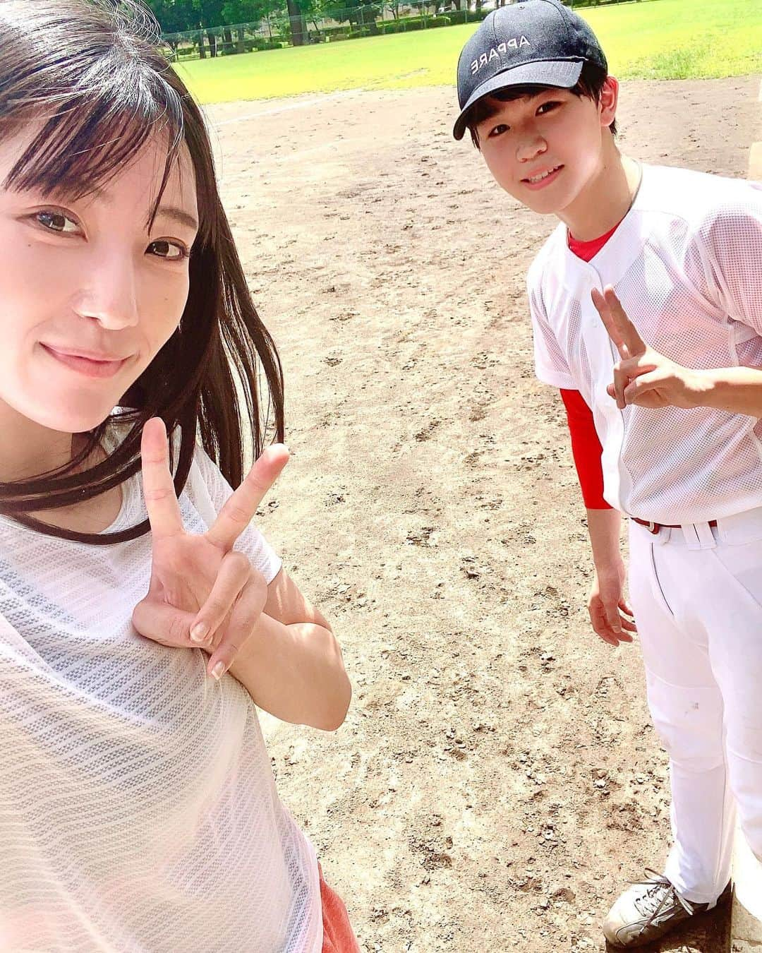 椿梨央さんのインスタグラム写真 - (椿梨央Instagram)「福くんと野球対決させて頂きました⚾️ . . まさかの展開に👀⁉️ . . 是非皆様ピカいちchannelに出てるので 見て下さい🍀 . . 福くんありがとうございました😊✨ また対戦したいです🔥 . . #野球 #野球女子 #女子野球 #福くん #対決 #ピカいちchannel  @s_fuku_at」9月7日 19時42分 - rio_tbk