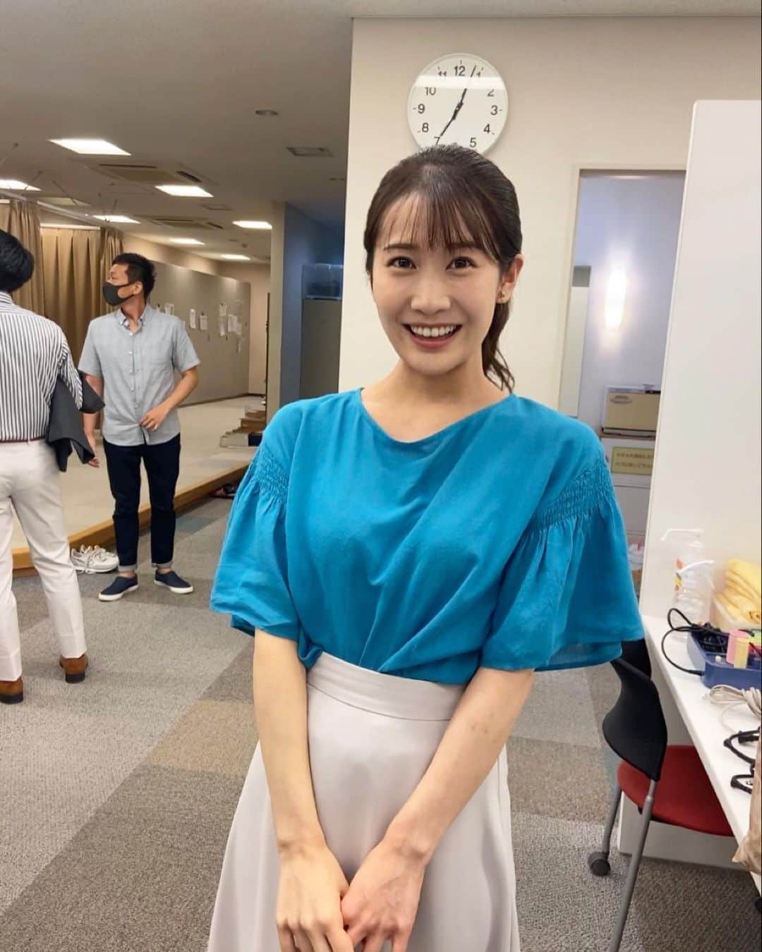 島津咲苗さんのインスタグラム写真 - (島津咲苗Instagram)「今日もお疲れ様でした！ アップ!放送後 家事ヤロウ!!!に夢中の修作さんと上坂さんが😁 みなさんご覧になりましたか？！  2枚目は無意識に出たポーズ #デルサタ のポーズでした🌞 . . . #メーテレ #アップ #アナウンサー #島津咲苗 #二十四節気 #白露」9月7日 20時31分 - sanae_shimazu