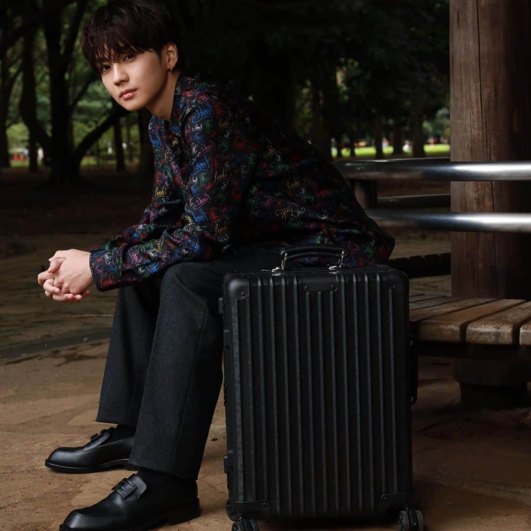 THE RAMPAGE from EXILE TRIBEさんのインスタグラム写真 - (THE RAMPAGE from EXILE TRIBEInstagram)「FENDI×RIMOWA 限定SUITSCASE  #Fendi #FendiFW21  #吉野北人 #THERAMPAGE」9月7日 21時30分 - the_rampage_official