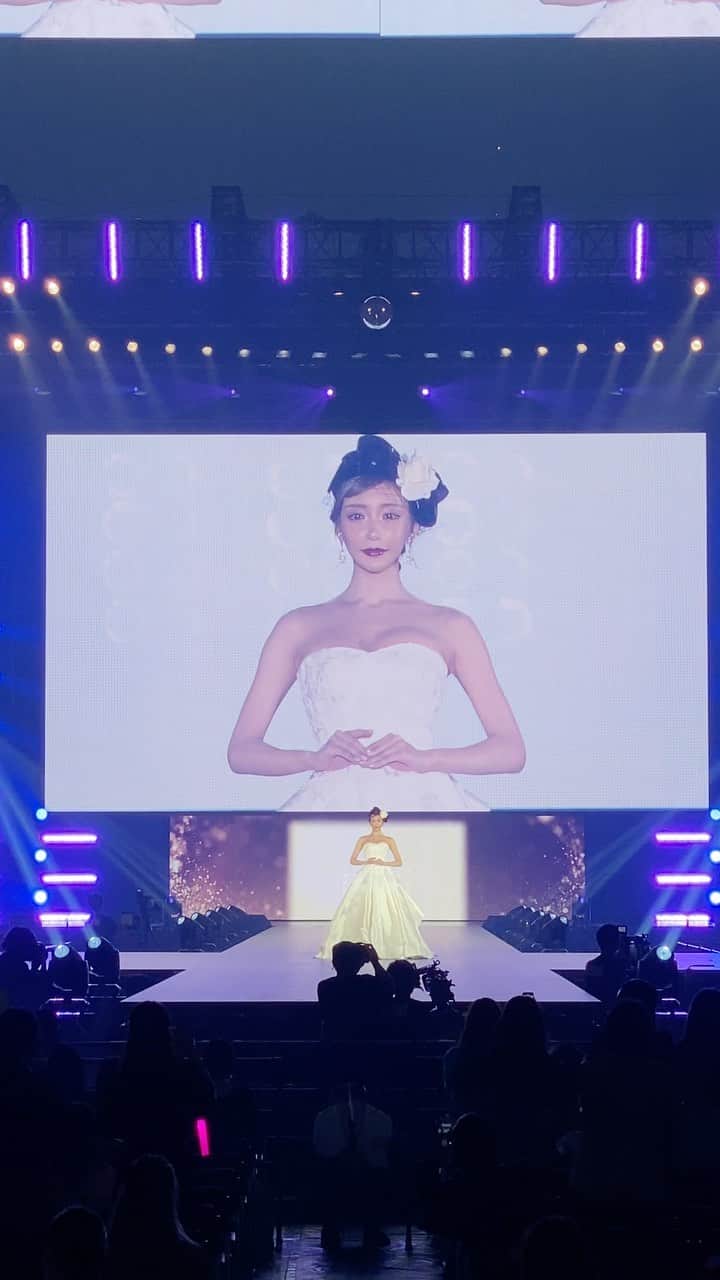 明日花キララのインスタグラム：「ランウェイ👰🏼‍♀️❤︎」