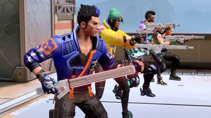 ゼッドのインスタグラム：「It has been a dream come true to collaborate with @playvalorantofficial on the entire SPECTRUM skin line and do the sound design + much more. Here's a sneak peek!! Full trailer is live now - link in bio!!!」