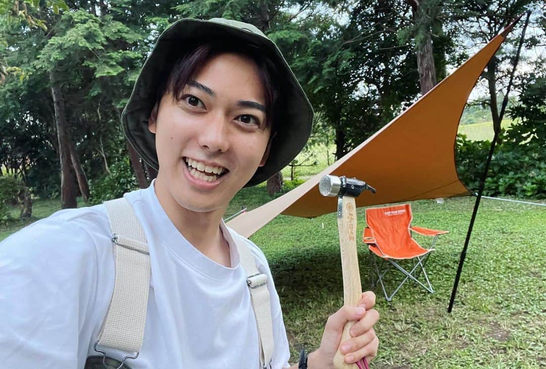 ないとーのインスタグラム：「こんなに綺麗にタープが貼れる様になりました。  この美しいムササビウィングの貼り具合、10時間は見てられる。。  #ソロキャンプ  #タープ　#ムササビウイング」