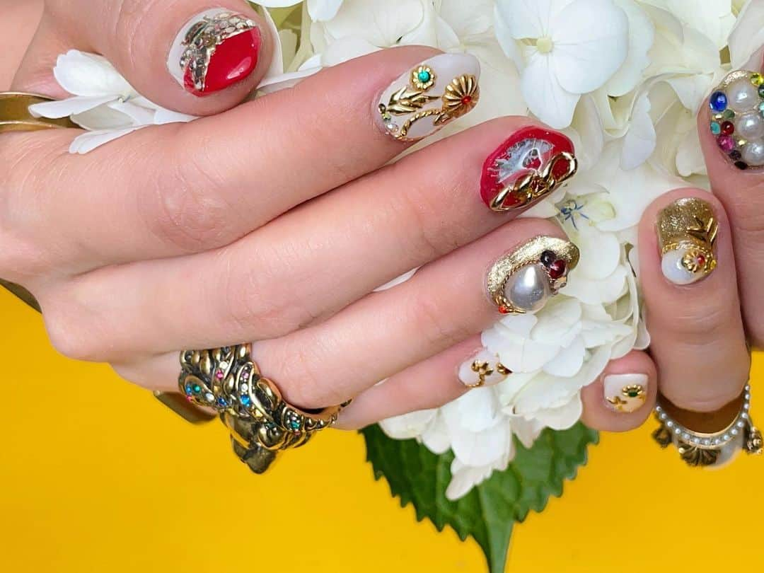 北見えりのインスタグラム：「GUCCI NAIL @joyeuxponopono  Motif&Jewelry @gucci  . . . #nail #handnail #gucci #guccigang #guccilover #グッチ #グッチリング #ネイルデザイン #ネイルアート #北見えり #eri_kitami #pononails」