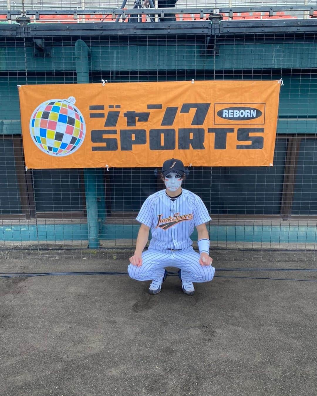 樽美酒研二さんのインスタグラム写真 - (樽美酒研二Instagram)「おはようございます✨  ［⚾️野球のお仕事⚾️］ 10/3(日)19:00～21:54 フジテレビ「ジャンクSPORTS」3時間SP https://fujitv.co.jp/junksports/ 樽美酒研二 「ジャンクSPORTS 神対決 野球編」(新庄剛志VS最強野球女子軍団 第2弾)出演。  ※お住まいの地域のテレビ番組表をご確認ください。  久しぶりの野球だし！ジャンクスポーツだし！新庄さんだしアガるぅぅ😆✨ 10月3日まで覚えてたら観て下さいねっ👍」9月8日 8時54分 - ketsu.no.kamisama