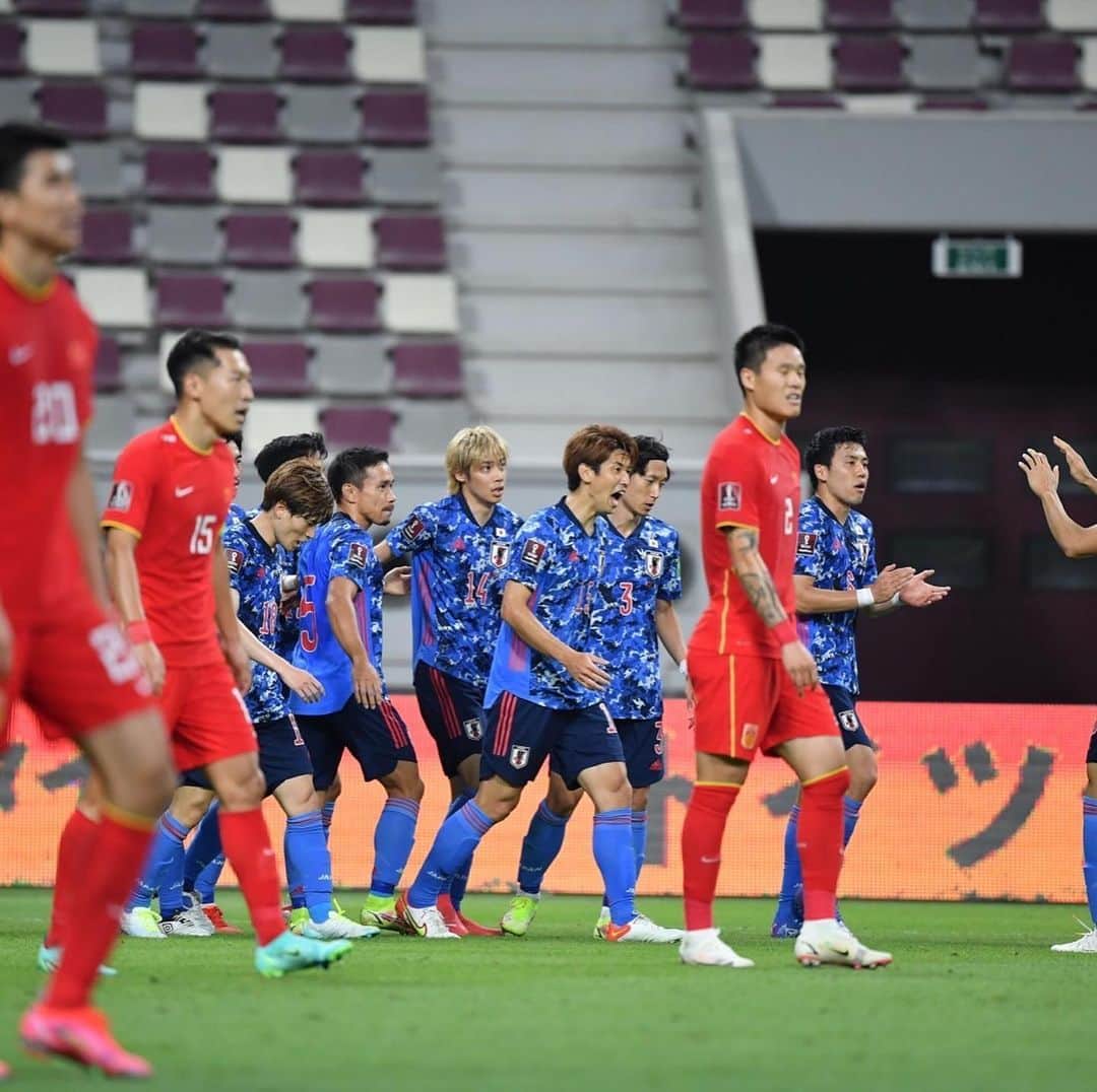 大迫勇也さんのインスタグラム写真 - (大迫勇也Instagram)「最終予選。  初戦は厳しい結果になりましたが、まずは勝ち点3。楽な試合は一つもないので、ここからしっかりと勝ち点を重ねて行けるよう頑張ります！応援ありがとうございました！  @japanfootballassociation  #w杯アジア最終予選  #japan  #次も #goal」9月8日 22時19分 - yuya_osako