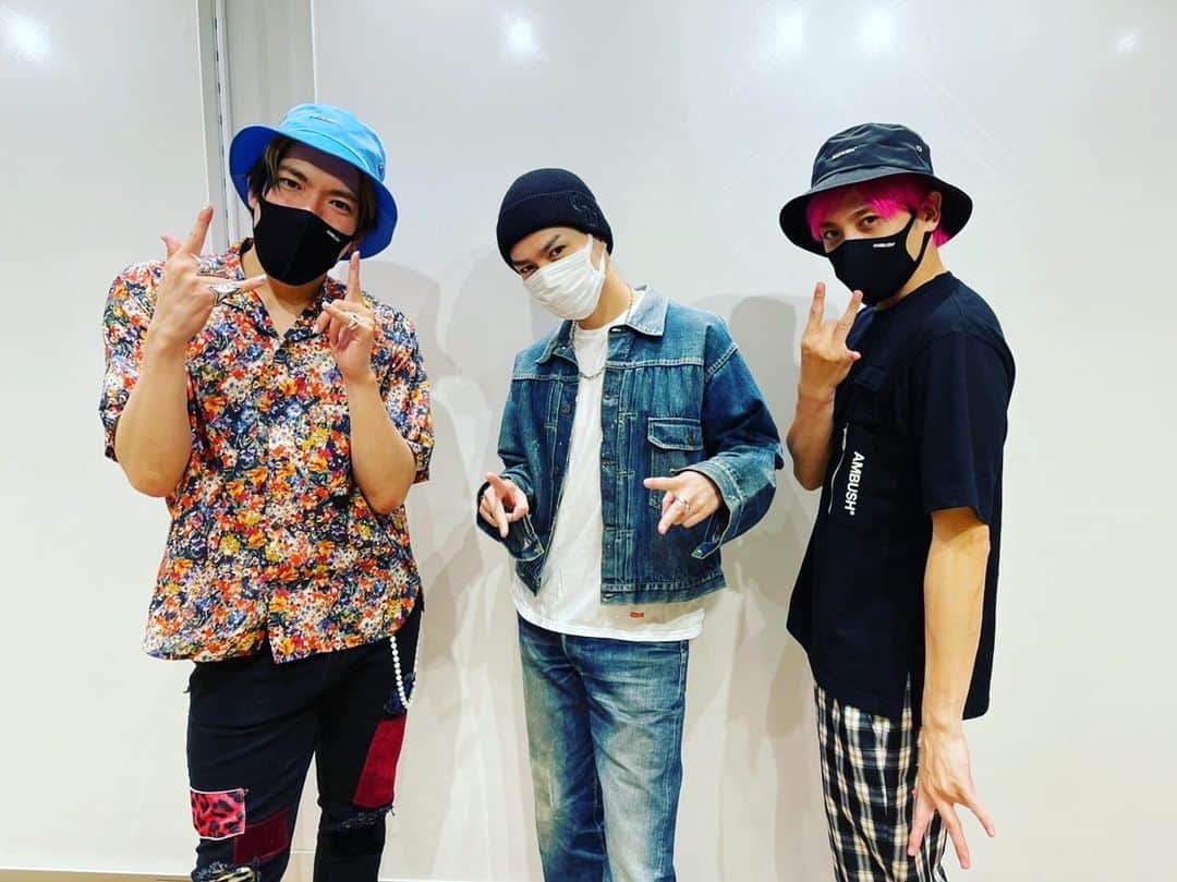 今市隆二のインスタグラム：「J-WAVE SPARK   @jwave813 @jwave_spark_jsb3ryuji  @rin_the_sky  @kanechikadaiki  #RYUJIIMAICHI #今市隆二 #CHAOSCITY」