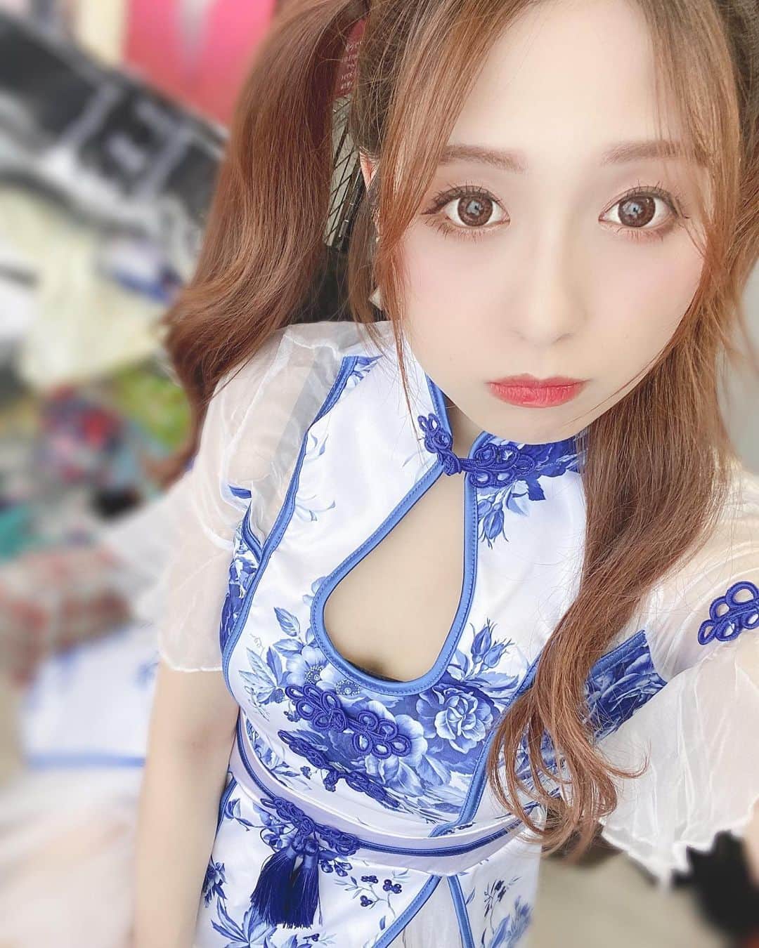 横田りかさんのインスタグラム写真 - (横田りかInstagram)「えへへ ⁡ #photo #everyday #rq #ゲーマー #ゲーム女子 #プロセカ #beauty  #cute #モデル #ゲーム大好き #FPS女子 #enjoy #オタク女子 #racequeen #followme #レースクイーン  #love #APEX #shooting #beautiful #PS4  #赤髪 #happy #えーぺっくす #コスプレ #撮影会 #音ゲー #APEXLegends」9月8日 21時51分 - rika_yokota