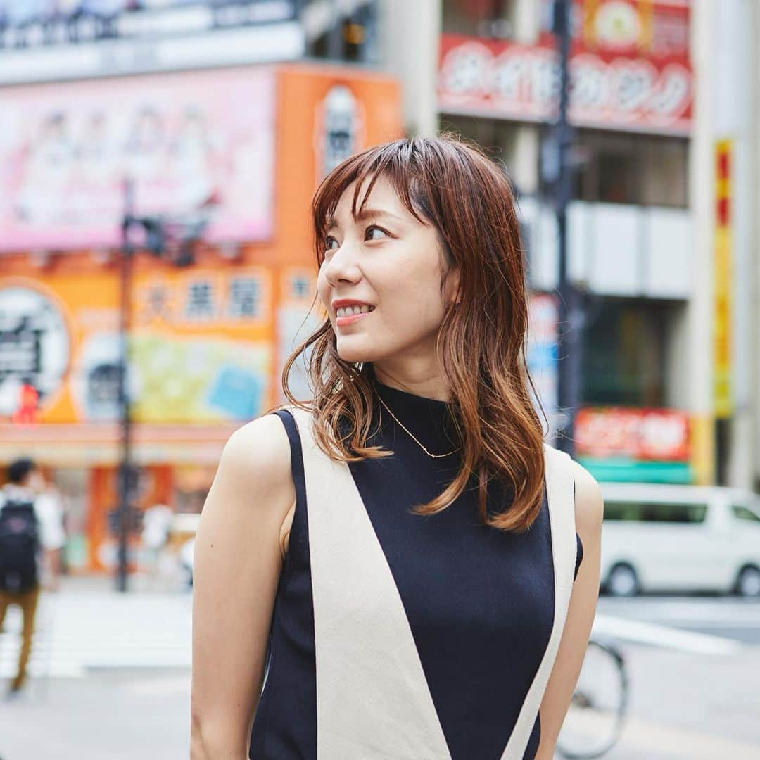 麻美ゆまさんのインスタグラム写真 - (麻美ゆまInstagram)「秋葉原でお仕事。 カメラマンさんにちゃっかり素敵なお写真撮っていただいちゃいました🙏✨  久しぶりの更新だー💦 お待たせです🙇‍♀️🙇‍♀️🙇‍♀️  photo by 瀧川寛  #秋葉原 ＃アキバ #麻美ゆま #yumaasami」9月8日 16時43分 - yuma_asami0324