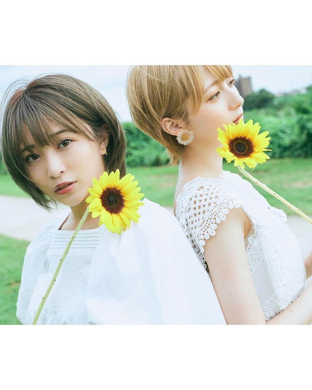 こばしり。さんのインスタグラム写真 - (こばしり。Instagram)「ももせちゃんと夏っぽく撮ってもらった写真📸 1枚目と4枚目凄くお気に入り🐰 (4枚目撮影なのに本気でがっつき過ぎ)  Photo : @yutomono9」9月8日 18時32分 - lovetomato_24