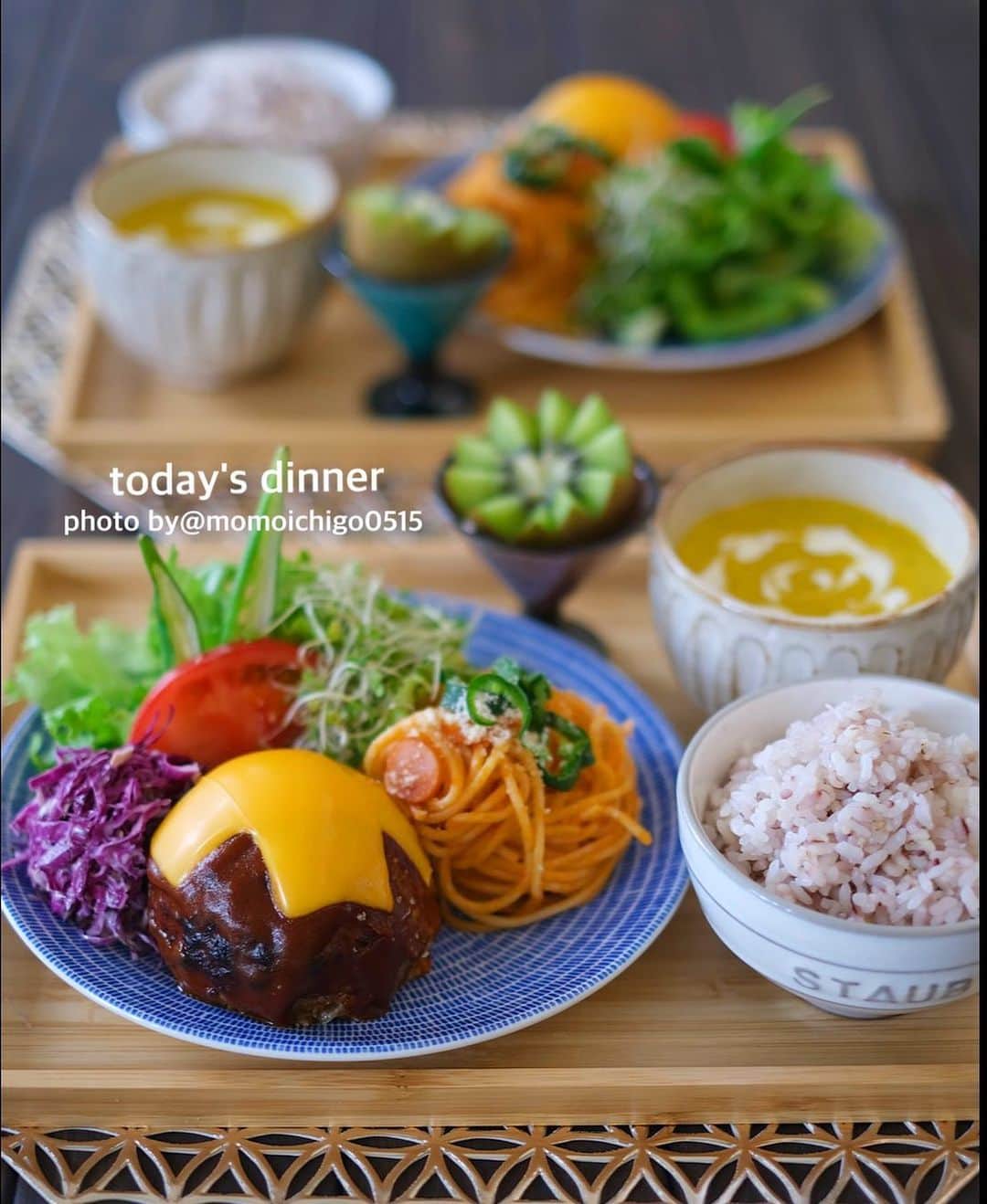 YASUKO TAKESUEのインスタグラム：「. こんばんは🥰💕. 今日の献立…✨✨ . 子供達のリクエスト♬ . . . 🌟チーズハンバーグプレート . .  #晩ごはん#晩御飯#晩ご飯#夜ごはん#よるごはん#夕食#おうちご飯#うちご飯#おうちご飯lover#おうちご飯記録#食卓#手料理#手作りご飯#料理写真#器好き#器集め#献立#家庭料理#food#foodpic#foodstagram#foodphotography#followme#instagood」