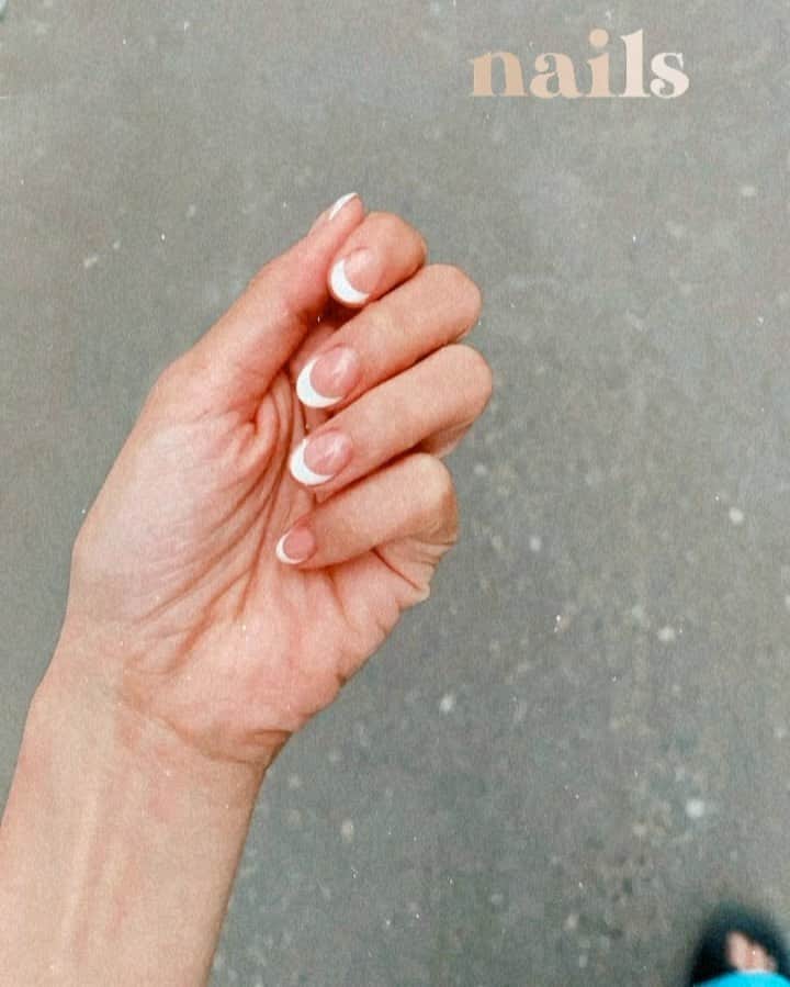 大石ほのかのインスタグラム：「French nail 🧡🤍   #frenchnails  #フレンチネイル  #nail #ネイル #かわいい #爪 # #White #berry #ベビー #👶 #男の子 #男の子ママ #ママスタグラム #べビスタグラム #baby #babyboy  #family #followforfollowback  #love #likeforlikes  #instagood  #son #fashion #cute #pretty  #gym  #ボディメイク #メリハリ #宝物」