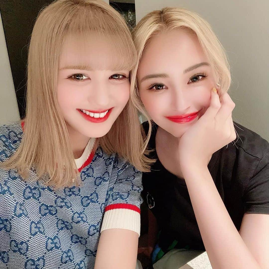 紗蘭のインスタグラム：「ずっと会いたいって言い続けてやっと会えたきよみんちゃん💛💛💛 すっごく優しくてたくさんさらの話も聞いてくれて、何より可愛くて😩♥️🔥 ご飯の趣味もワイン好きなのも合うの💪🏻❤️‍🔥🍷 たくさん語ってすっごい仲良くなれたからまた早く次も会えますように🐶💕 さらの大好きなお姉ちゃんがまた1人増えました👯‍♀️♥️」