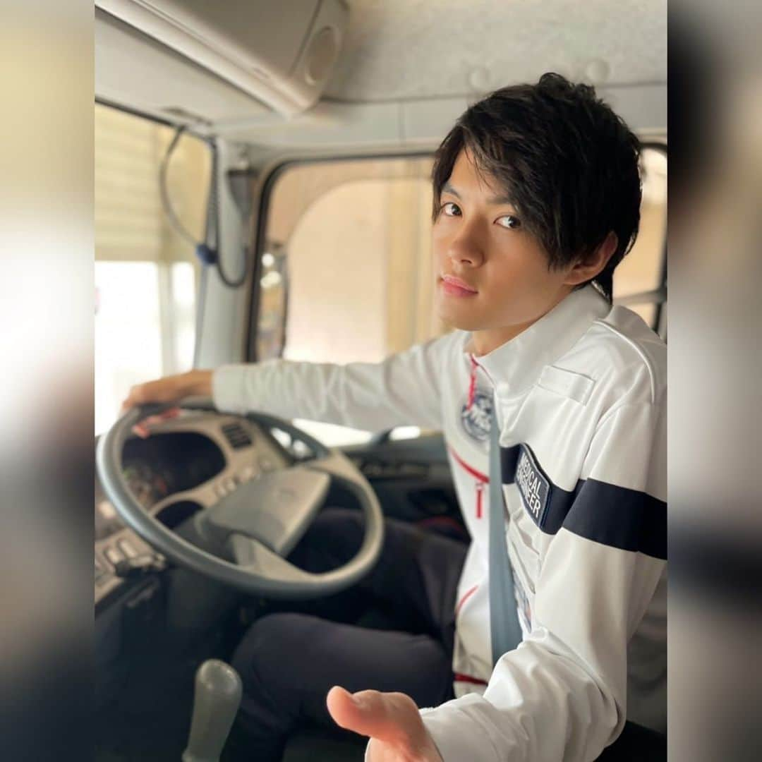 TOKYO MER～走る緊急救命室～さんのインスタグラム写真 - (TOKYO MER～走る緊急救命室～Instagram)「🚑  徳丸くん( #佐野勇斗 さん)とERカーでドライブなうに使っていいよ😏  運転姿を見れるのも最後🥺 最終話まであと4️⃣日...待ちきれない！！  #tokyomer」9月8日 20時08分 - tokyo_mer_tbs