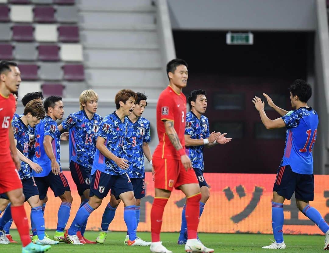 遠藤航のインスタグラム：「.. 中国戦応援ありがとうございました！ みんなで掴み取った勝利‼️ まだまだ課題はありますが、次の10月の活動も勝ち点をしっかり積み上げながら、チームとして成長していけるように頑張ります！ . . #日本代表 #サムライブルー #🇯🇵 #w杯予選 #最終予選 #サッカー . #japan #nationalteam #quolifying #roadtoqatar2022 #遠藤航」