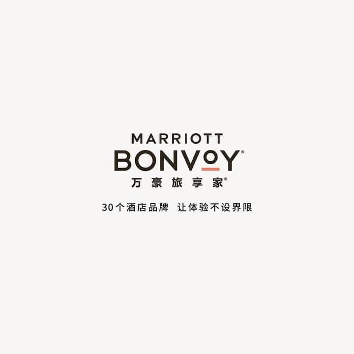 フー・ビンのインスタグラム：「Sometimes I really need my own time and space, and traveling makes me feel utterly relaxed. Travel recharges and gives me strength to march forward!  #marriottbonvoy #hubing #lifestyle #travel #hotel #luxurylifestyle #후빙 #胡兵 #フービン #胡兵时尚观点 #胡兵全球Go  #fashiontrip #fashion #fashionicon #fashionindustry #gentlemen #chinesegentlemen #actor #chineseactor #chinesemodel #asianactor #style #styleman #menswear #mensstyle」