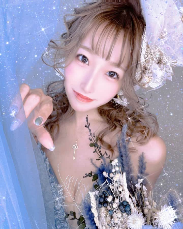 のインスタグラム：「🎂 ⁡ ついにお誕生日迎えました☺️💖 ⁡ じぇしと電話したら日付変わってて めっちゃ笑った🥰✨✨ ⁡ 今年も1年楽しくなりそうな予感です〜😍 ⁡ お誕生日おめでとLINEやメッセージ ありがとうございます！ めっちゃ嬉しい😝💕 ⁡ 今日は出勤なので顔出してもらえると めっちゃ嬉しいです☺️❤️🙌 ⁡ お待ちしてます〜✨ ⁡ ┈┈┈┈┈┈┈┈┈┈┈┈┈┈┈┈┈┈┈┈⠀ ⠀ いいね＆コメント貰えると⠀ めっちゃ嬉しいです⸜❤︎⸝‍⠀ ⠀ フォローもお待ちしてます¨̮⑅*⠀ @miyucheese.ig ⠀ ⠀ ┈┈┈┈┈┈┈┈┈┈┈┈┈⠀ ⁡ ⁡ #横浜シーサイド #プリンスグループ⠀ #横浜キャバクラ #横浜キャバ嬢 #キャバクラ #キャバ嬢  #繁華街 #横浜 #関内 #新横浜 #歌舞伎町 #六本木 #ホリーマジック #ホリージョ撮影 #ホリージョ #エモージョ #クラウンヘアー #ホリー系 #ホリ女」