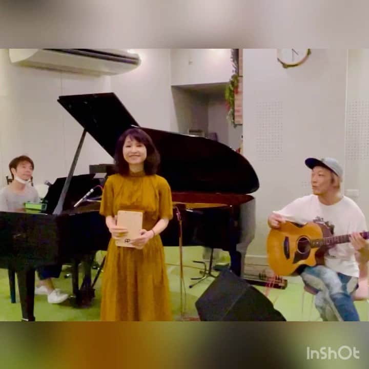 辛島美登里のインスタグラム：「久しぶりのビルボード大阪のライブです。ピアノとギター&チェロで、秋の余韻に浸りましょう。 9月18日お待ちしてます〜😊 September 18th ,  I will perform at billboard Osaka.  Fun fun fun 🥰🎶 #billbordosaka」