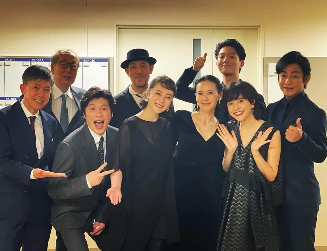 貫地谷しほりさんのインスタグラム写真 - (貫地谷しほりInstagram)「総理の夫 完成披露試写会に来てくださった皆様 ありがとうございました！ もうすぐ公開です！ 久しぶりにお会いした皆様に大興奮でした。 美紀様、本当にいつもお美しく、、 お会いするたびに緊張してしまいます。笑 #映画 #総理の夫 #田中圭 #中谷美紀 #工藤阿須加 #松井愛莉 #嶋田久作 #片岡愛之助 #岸部一徳 #河合勇人 監督」9月9日 20時18分 - shihori_kanjiya