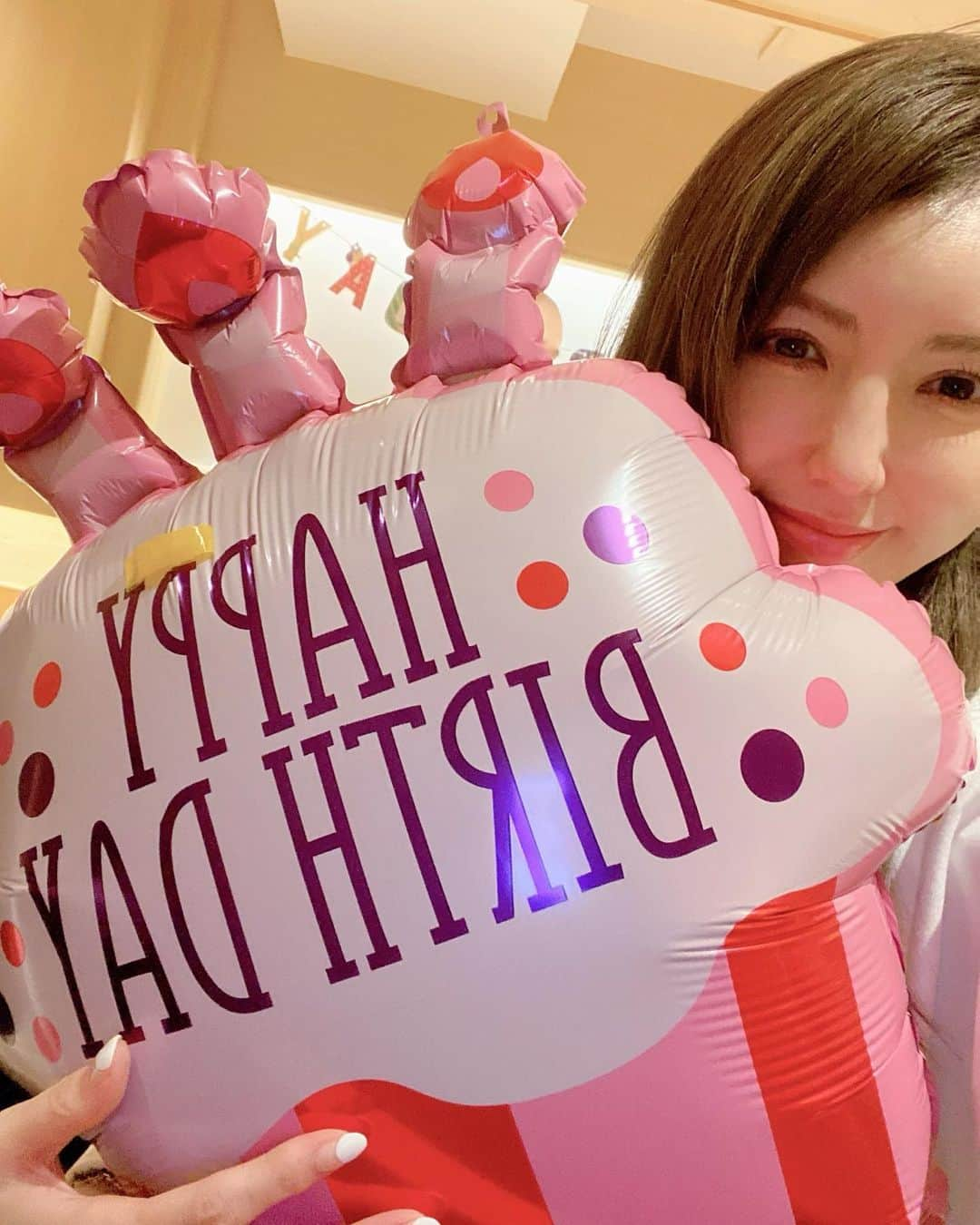 美香さんのインスタグラム写真 - (美香Instagram)「本日46歳になりました❤️ お祝いメッセージ たくさんありがとうございます！ 40代が今までの人生で一番たのしい❤️❤️❤️❤️❤️❤️❤️ swipeラストはリモートでずっと会えていないマネージャーさんから今朝届いたコラージュ。 こんなわたしを愛してくれて 本当にありがとう。 この世に生んでくれた両親にも感謝します。 最高の46歳にします❤️！ #love」9月9日 20時41分 - mikaofficial99