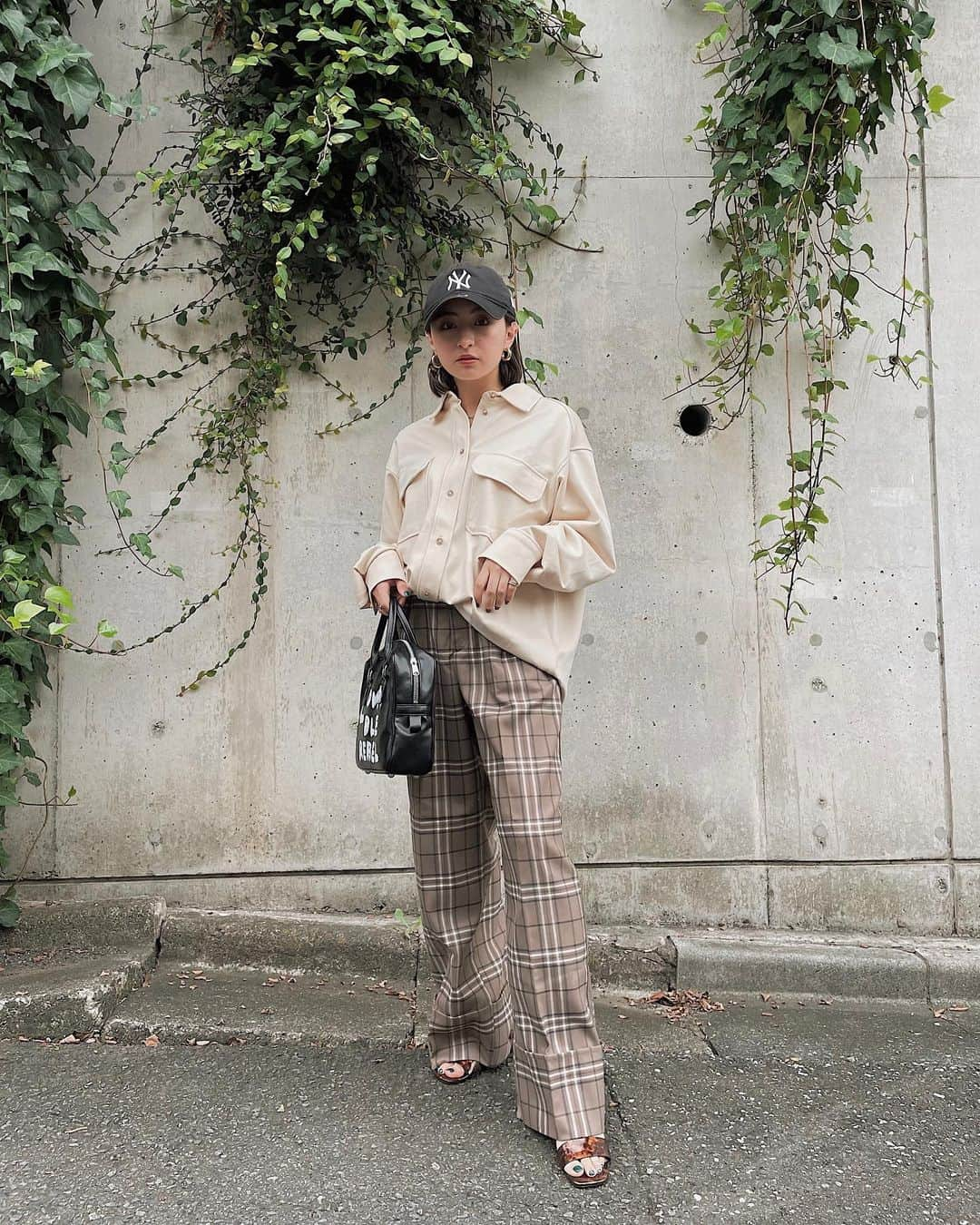 Julia Castroさんのインスタグラム写真 - (Julia CastroInstagram)「beige💭 . #autumn #fall #fallfashion  #autumnfashion  #outfit #ootd #beige #fallcolors  #秋服 #ベージュ #ベージュコーデ  #秋色 #秋服コーデ  #julifashion」9月9日 21時53分 - julia.c.0209