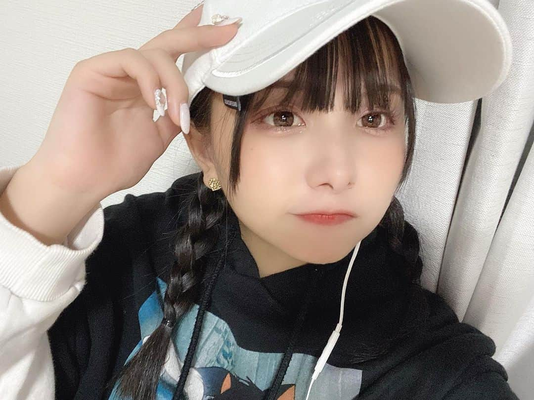 新谷真由さんのインスタグラム写真 - (新谷真由Instagram)「おにゅうのキャップお気に入り🧢  #balenciaga #cap #jouetie」9月9日 22時01分 - ni_mayu43