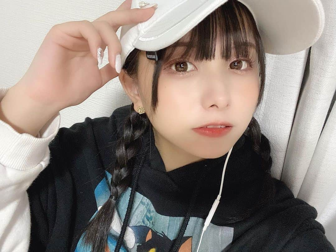 新谷真由さんのインスタグラム写真 - (新谷真由Instagram)「おにゅうのキャップお気に入り🧢  #balenciaga #cap #jouetie」9月9日 22時01分 - ni_mayu43