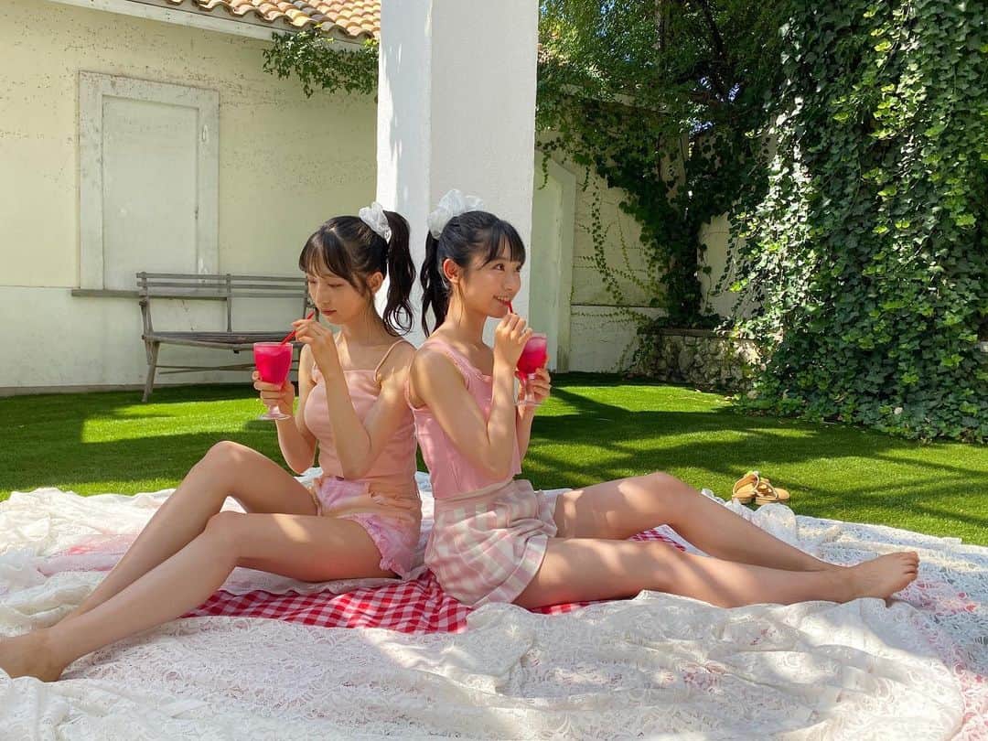 のインスタグラム：「. ୨୧┈┈┈┈┈┈┈┈┈┈୨୧ . BOMB10月号 500号目という記念すべき号に AKB48をたくさん取り上げてくださいました！ . 私はゆいゆいちゃんと撮影したよ！ そしてTSUTAYA版では表紙も😳 . 絶対絶対ケットしてくださいませ！ . #bomb #10月号 #AKB48 . ୨୧┈┈┈┈┈┈┈┈┈┈୨୧」