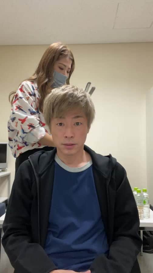 田村淳のインスタグラム：「バイキングの前にメイクさんに教わりながらインスタライブしてみました^_^」
