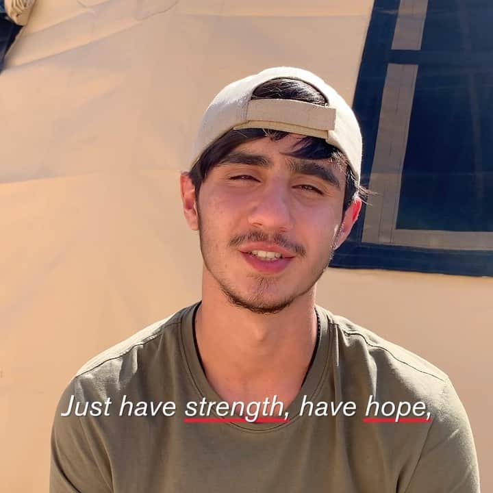ネーブ・キャンベルのインスタグラム：「Ahmad evacuated Afghanistan to a military base in Germany. Like many others, his mother wasn’t as fortunate and had to stay behind.  Right now, Red Cross teams in the U.S. and across the globe are caring for evacuees as they transition to America. Volunteers are providing food, blankets and other supplies to those who left everything behind.」