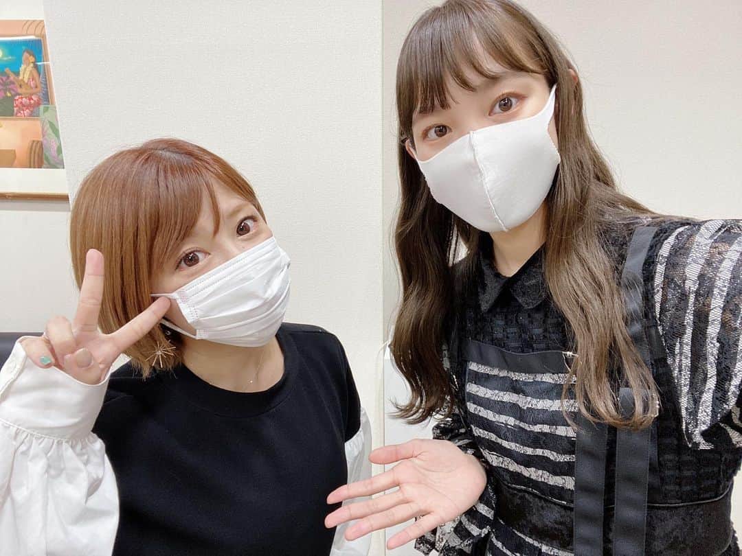 飯窪春菜のインスタグラム：「🌷お知らせ🌷 毎週木曜25:59〜放送 MBS「YUBIWAZA」 ・ MCの矢口真里さんが産休に入られるので、代役としてしばらく出演させて頂きます💨 eスポーツの世界、楽しいゲームをたくさん紹介できるのが嬉しいです🥰❣️ 矢口さんが戻られるまで席を温めておきますっ😌 ・ 9月23日放送回より出演します！ 収録楽しかったです〜☺️🎈 ぜひチェックよろしくお願いします！ ・ #yubiwaza」