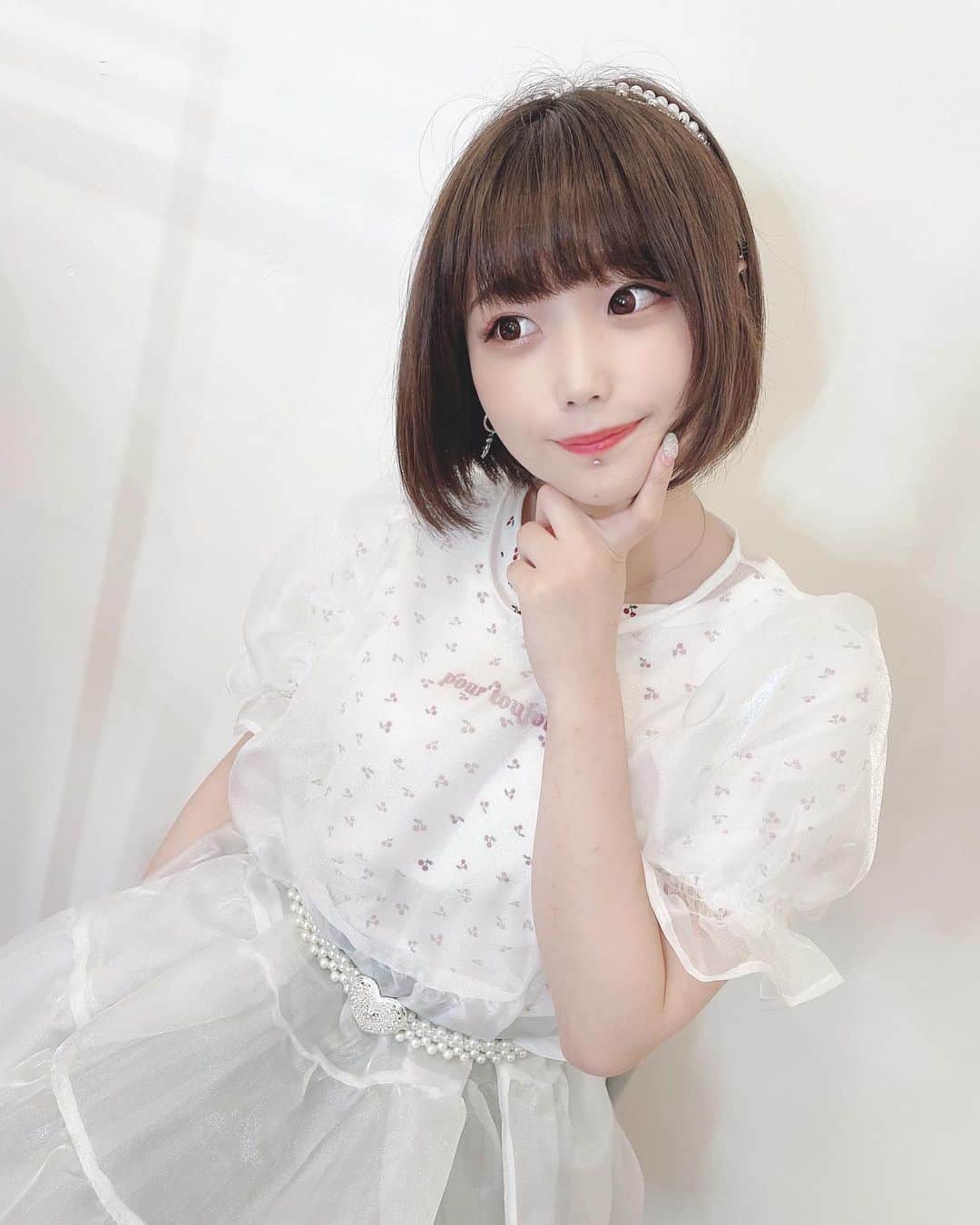 のインスタグラム：「. 💗💗. #神宿 #kamiyado #Trouble #小山ひな」