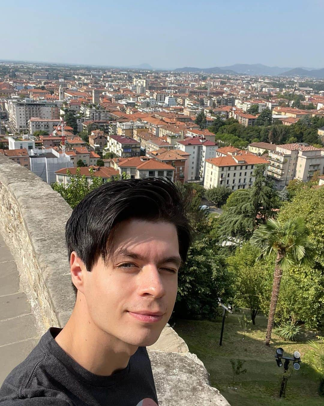 ヤロスラフ・パニオットのインスタグラム：「Hello from Italy 🇮🇹😃」