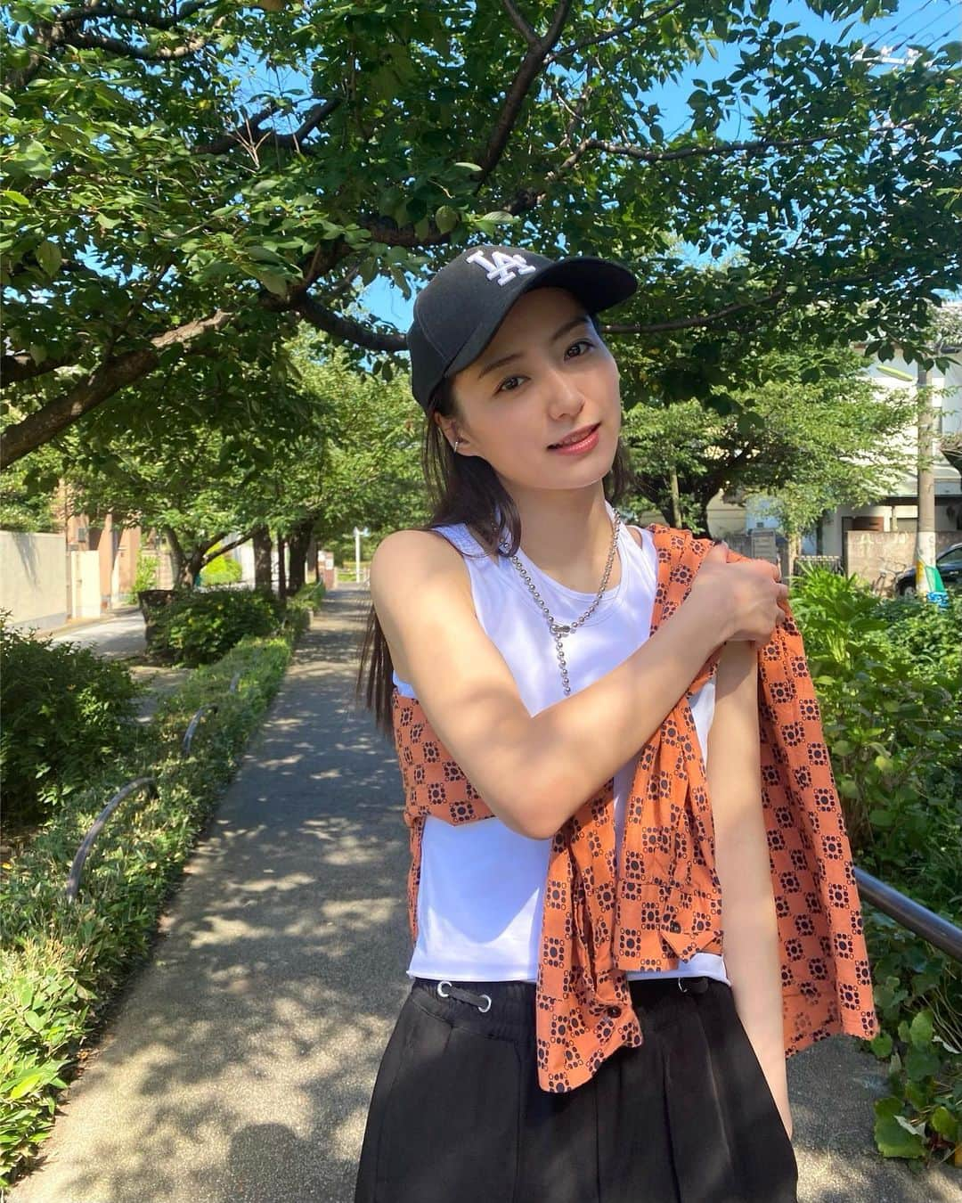 高田里穂さんのインスタグラム写真 - (高田里穂Instagram)「ご機嫌いかがですか？  今日は、とあるお知らせがあります😎🪐  来週9/13(月)発売の 『週刊プレイボーイ』no39-40にて なんと11年ぶりにグラビアに挑戦させてもらいました！  ドキドキドキドキ☺️ 大人になった姿を、見てもらえる喜び。  仮面ライダー生誕50周年記念号ということで、 高田にお声がけ頂きまして感謝です！  多くの方に見ていただけますように🙇🏻‍♂️ 皆様よろしくお願いしますっ🙇🏻‍♀️  #ドキドキが止まらない　#週刊プレイボーイ」9月10日 21時02分 - riho__takada