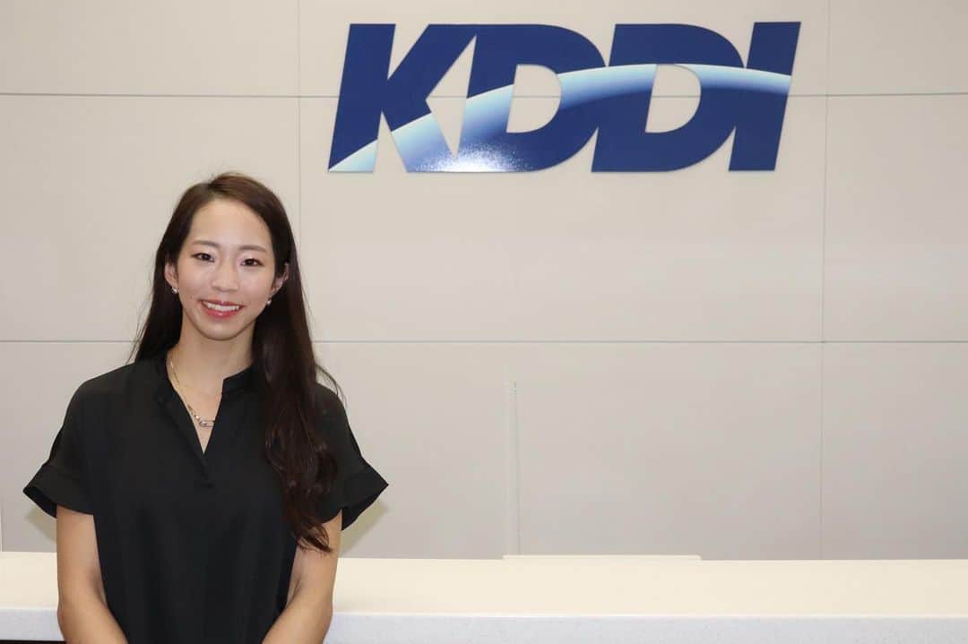 野口啓代のインスタグラム：「私の所属先であるKDDI様、スポンサーして頂いている三井不動産様、LA SPORTIVA JAPAN様にご挨拶にいってきました🙂✨* * KDDIの所属になって6年、三井不動産にスポンサーして頂き6年、スポルティバにスポンサーして頂き14年😳‼️月日の分だけ想い出話が尽きませんね。私の競技生活は本当にスポンサーさんに恵まれて、思うように成績が出せない時は近くで見守り支え続けてくださり、成功・成長出来た時は自分の事のように喜んでくださいました🤝* * なかでも、最後まで最高のトレーニングをし続けることが出来たのは所属先のKDDIがau climbing wallを実家に建てて下さったお陰です。本当にありがとうございました🥲💓* * これからもクライミングの素晴らしさを共に普及していくような活動が出来ればと思っていますので、これからもよろしくお願いします🤝✨ ——————————————— @au_official #teamau #三井不動産　@lasportivajp」