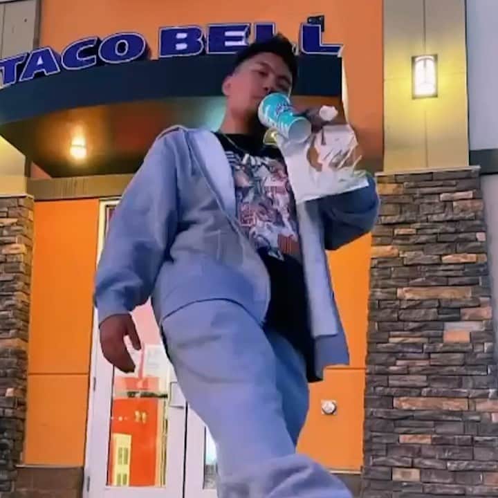 Taco Bellのインスタグラム：「Your tastebuds when the Baja hits.」