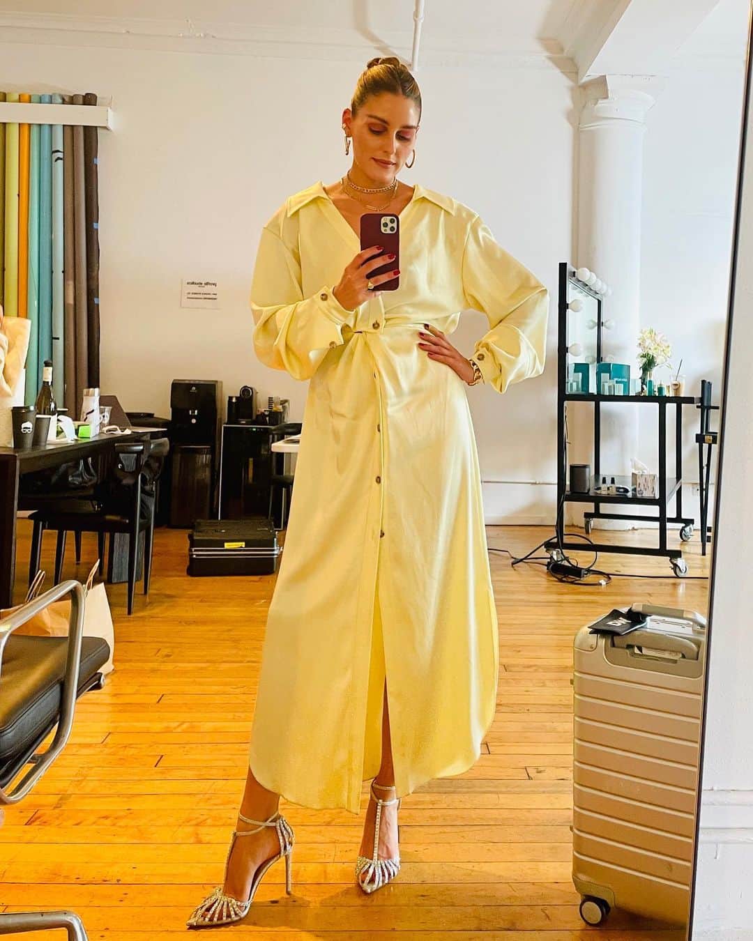 オリヴィア・パレルモのインスタグラム：「Still living for this @nanushka look from my IG Live the other day 😍  Did you guys check it out? Saved it to my IGTV! ⁣ ⁣⁣ 👗: major find by @_jzg ⁣ 💄: @danielmartin ⁣ 💇🏼‍♀️: @themartyharper」