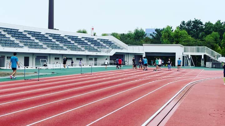 小林雄一のインスタグラム：「🏃‍♂️ 11年ぶりに夢の島で走ってきました！ 東京都のスプリンターが最初に10秒台を出す競技場として有名です😎  #puma #pumarunning  #suwcobraxiontape  #プリンシプル #夢の島陸上競技」