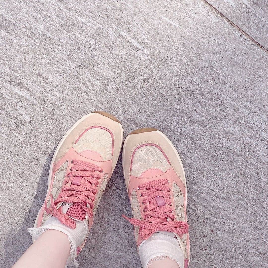 中井りかさんのインスタグラム写真 - (中井りかInstagram)「靴可愛い🤭💭🤍 これも誕プレです  センスよきすぎ◎」9月11日 14時54分 - rika___n24x