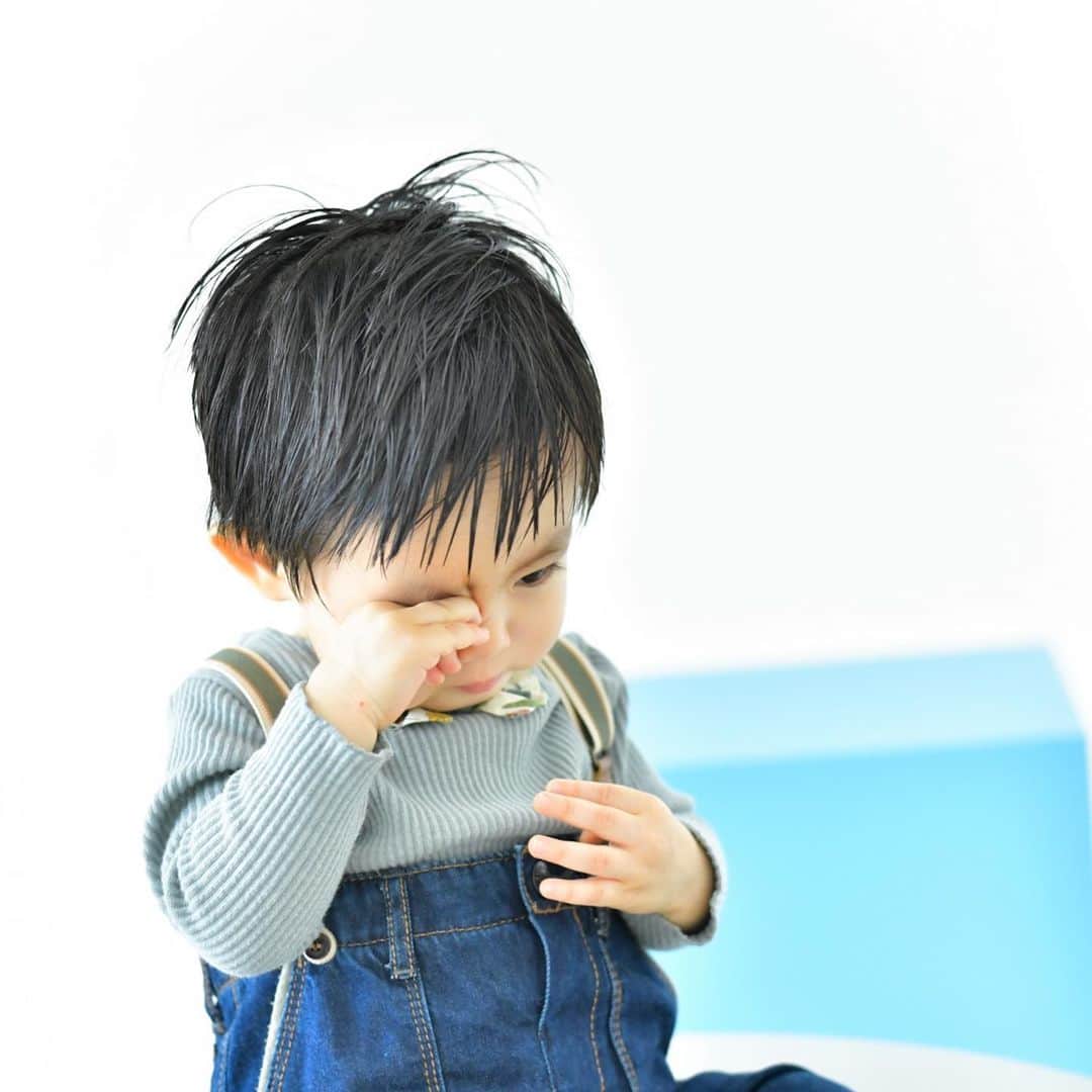 福島慶子さんのインスタグラム写真 - (福島慶子Instagram)「1歳のバースデーフォト🎥 ハーフバースデーと同じところで✨  大きくなったな〜🥺✨ 全然小さいけど🤣 #1歳 #子育て記録#男の子ママ」9月11日 15時18分 - keiko_fukushima
