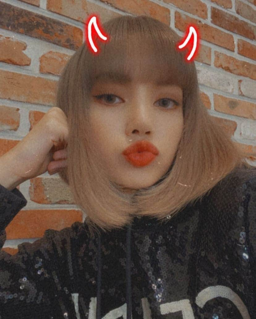 リサさんのインスタグラム写真 - (リサInstagram)「📣📣 URGENT!!!!!! Reply if you're from   - Italy 🇮🇹  - Australia 🇦🇺  - Belgium 🇧🇪  - Russia 🇷🇺  We need your help!!!! . . . #LISA #LALISA #리사 #블랙핑크 #BLACKPINK #LALISAMANOBAN #LALISAMANOBAL #blackpinklisa #lisablackpink」9月11日 12時15分 - lisa.blackpink