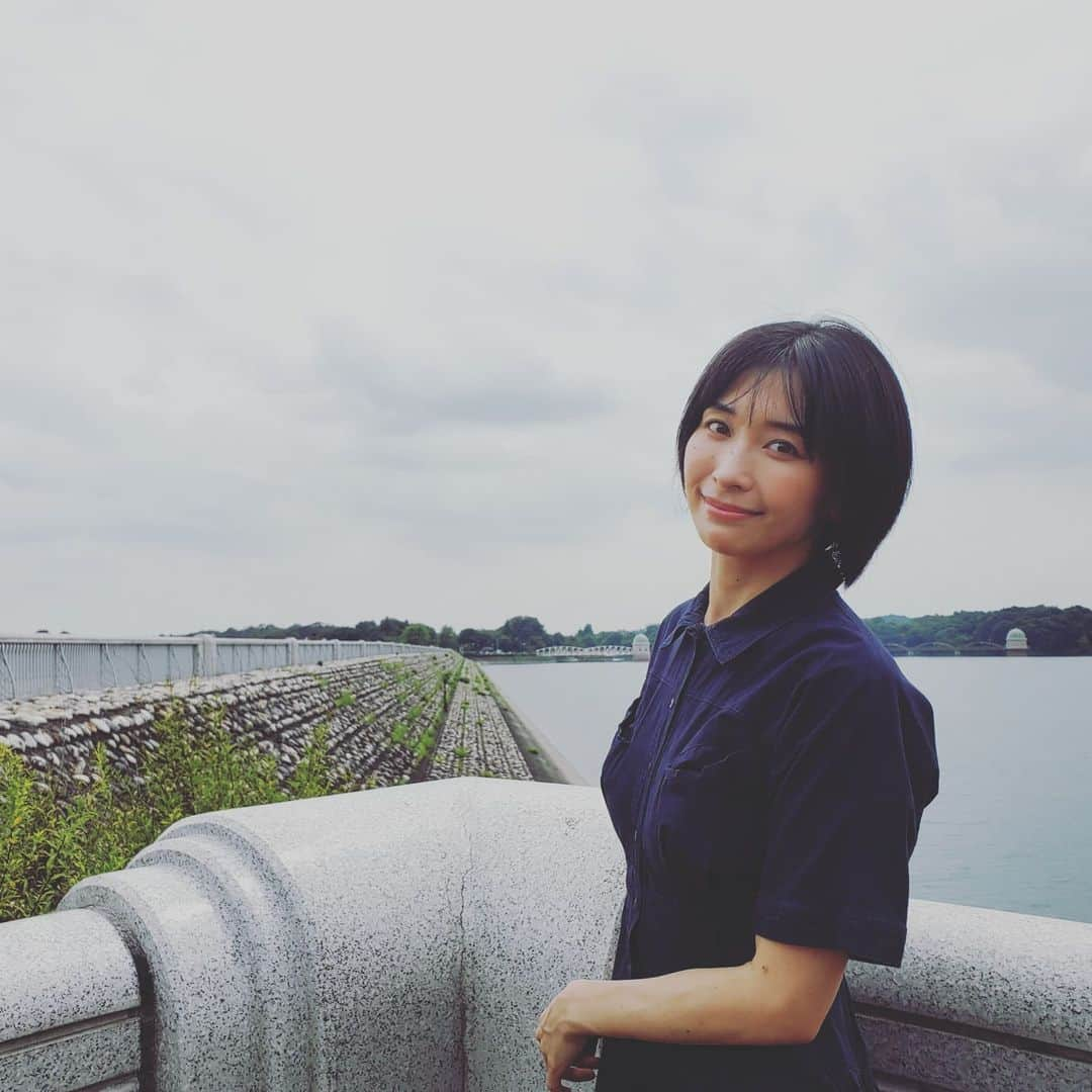 山崎真実さんのインスタグラム写真 - (山崎真実Instagram)「舞台「幸せになるために」チラシと全キャストが解禁になりました！  少し遠出をしての撮影だったので、夏どこも行けなかった私は日帰り旅行した気分でした。 ブルーインパルスをタイミング悪く私だけが見れなかったのは残念だったなぁ…  #舞台 #幸せになるために#情報解禁#ブルーインパルス#山崎真実」9月11日 12時25分 - mami_yamasaki0920