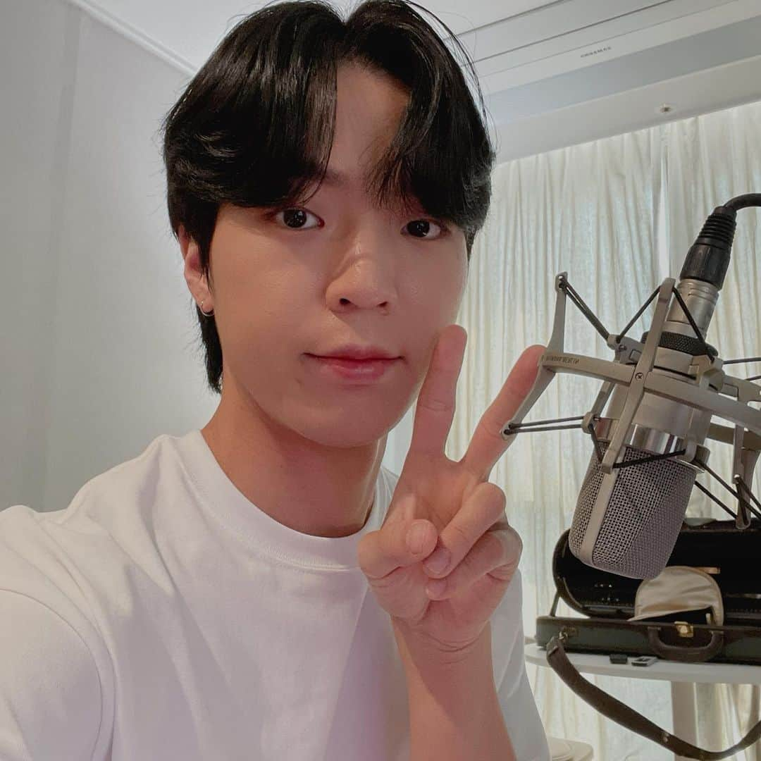 Jun Sung Ahnさんのインスタグラム写真 - (Jun Sung AhnInstagram)「Thanks for tuning in to my live meet&greet!! Hope ya'll had fun watching 😍 #KCON #kcontact5 #kcontact」9月11日 12時58分 - juncurryahn