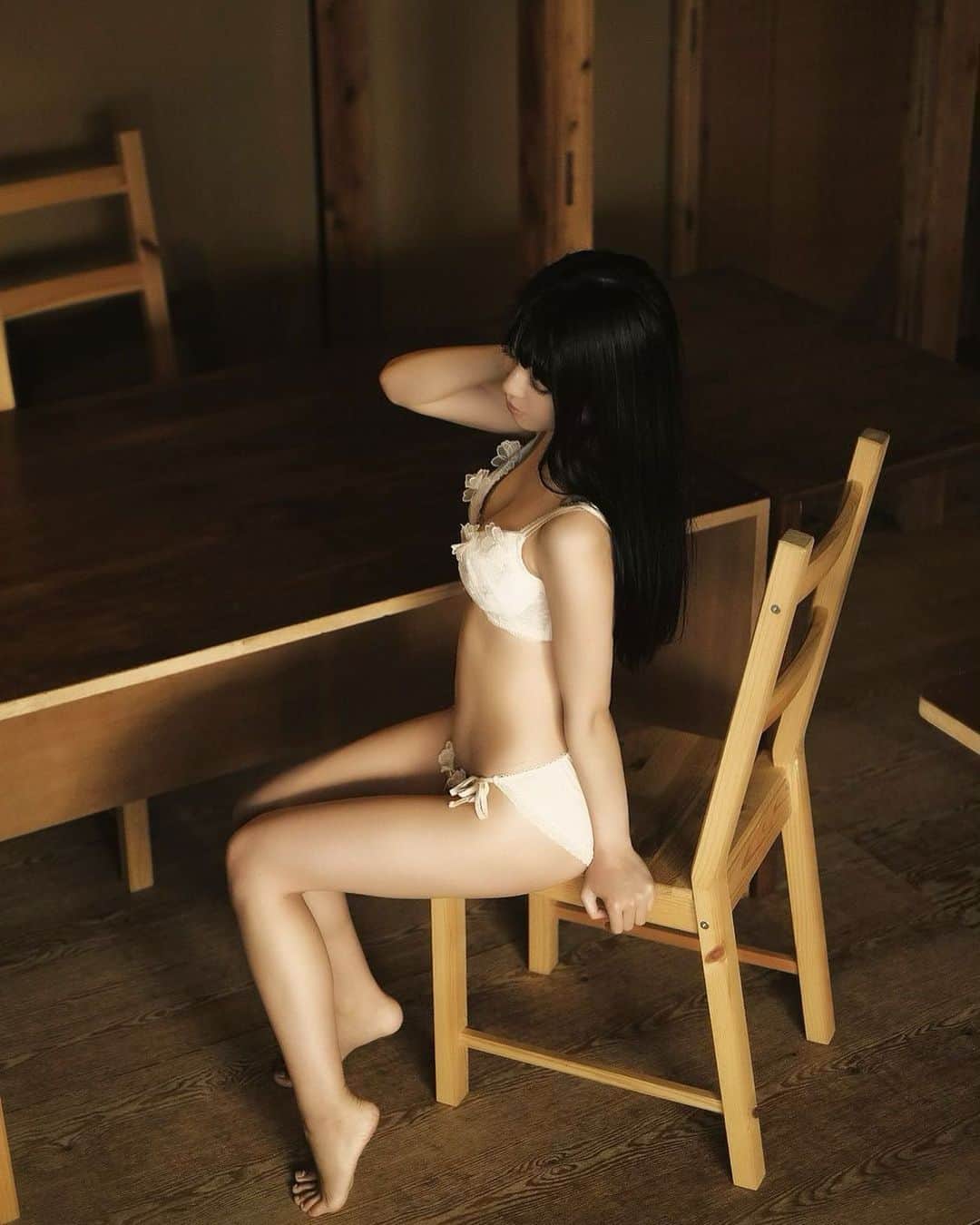 のインスタグラム：「黒髪ロングが好きだと聞いたから。」